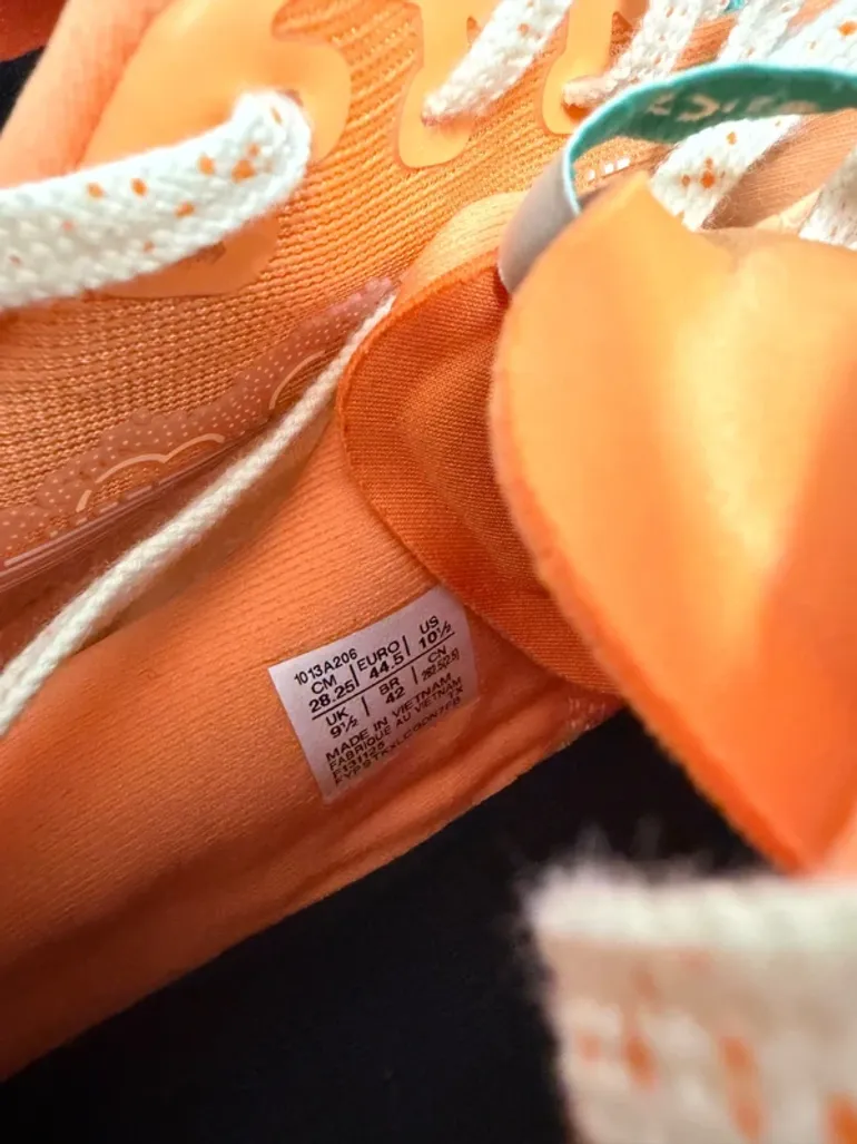 Used Asics Novablast 5 Tokyo bike — image 6 of 10