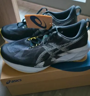 Used Asics Novablast 5 bike