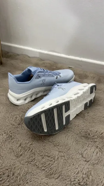 Gebrauchtes On Running Shoes Bleu Ciel Taille 43 bike — Bild 2 von 2