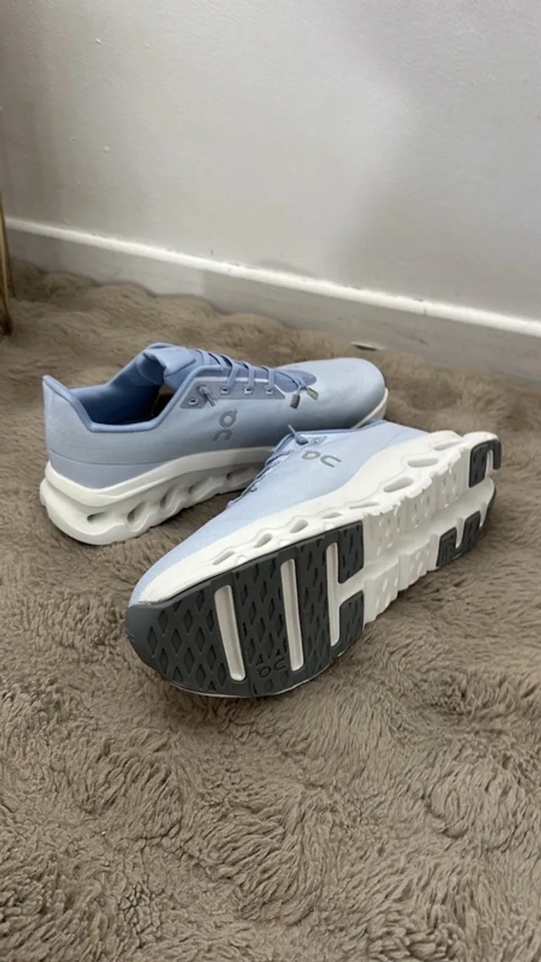 Gebrauchtes On Running Shoes Bleu Ciel Taille 43 bike — Bild 2 von 2