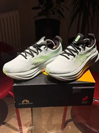Used Asics Gel Nimbus 28 bike — image 6 of 7