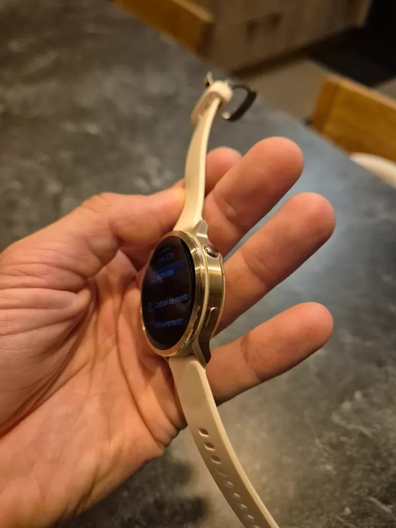 Used Garmin Venu 4 bike — image 2 of 2