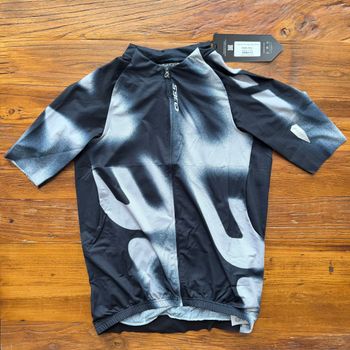 Used Q36.5 Gregarius Pro Big Logo Jersey L// NEW!! 50% OFF!! 2026 bike