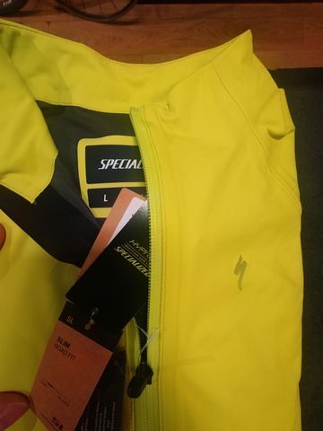 Used Specialized Hyprviz Neoshell Rain Jacket Men bike — image 5 of 5