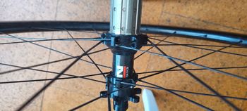 Brugt Custom Light Carbon Wheels 2023 bike — billede 9 af 11
