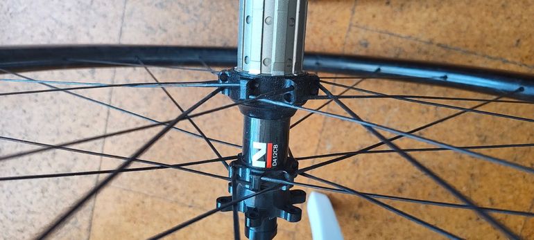 Brugt Custom Light Carbon Wheels 2023 bike — billede 9 af 11