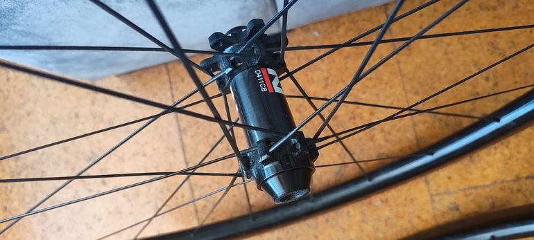 Brugt Custom Light Carbon Wheels 2023 bike — billede 10 af 11