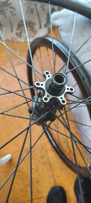 Brugt Custom Light Carbon Wheels 2023 bike — billede 7 af 11