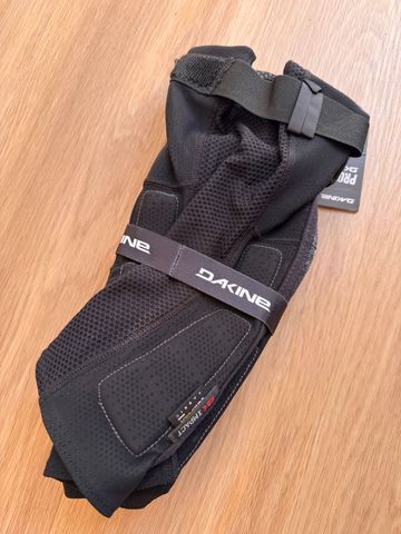 Dakine Pro Knee Pad bike usato — immagine 3 di 3