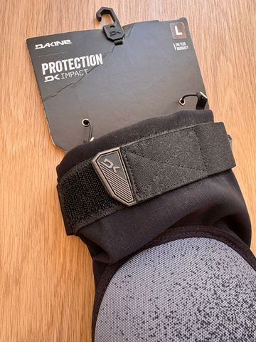 Dakine Pro Knee Pad bike usato — immagine 2 di 3