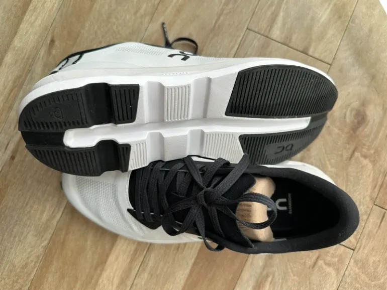 Used On Running Cloud bike — image 4 of 9