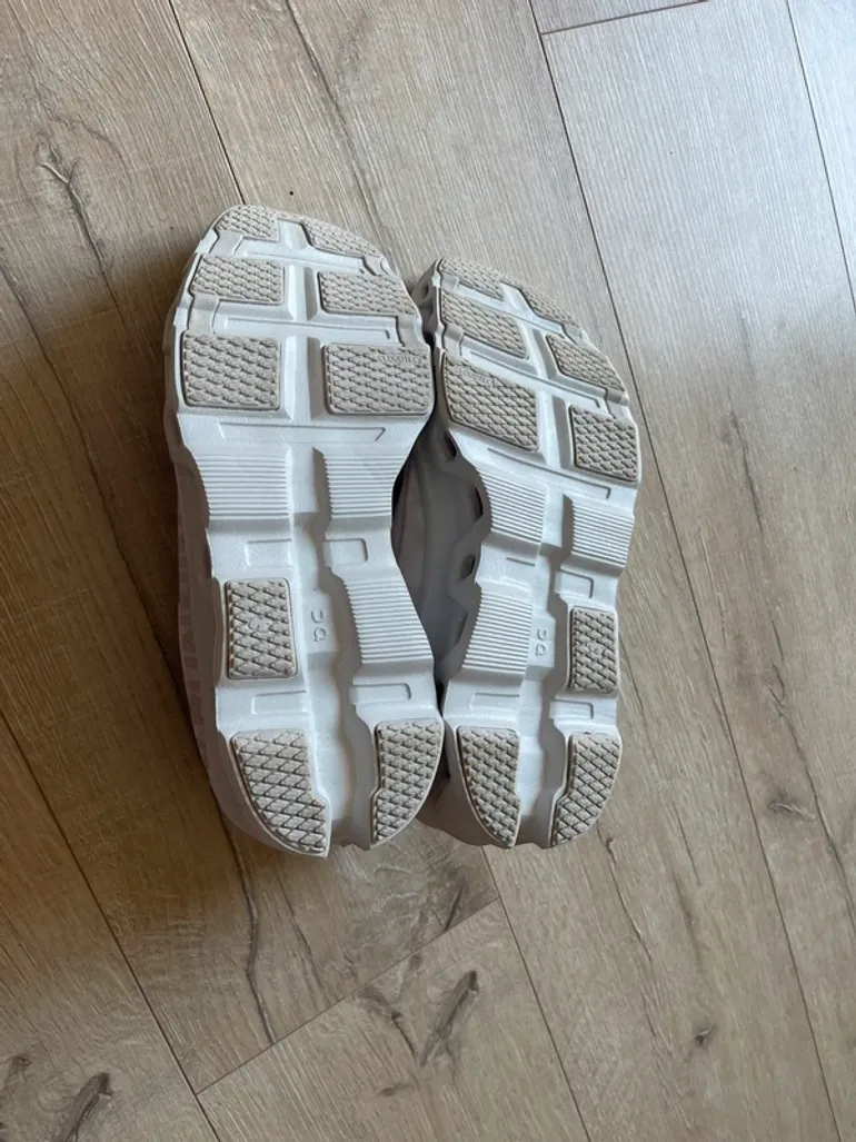 Tweedehands On Running On Schuhe bike — afbeelding 6 van 6
