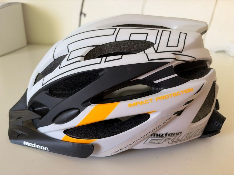 Used meteor Casco Helmet bike — image 3 of 5