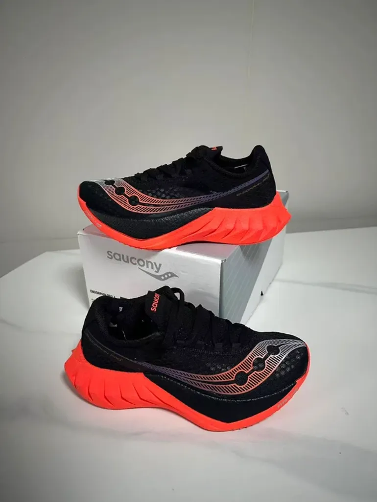 Used Saucony Endorphin Pro 4 bike — image 2 of 3