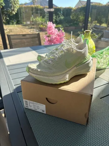 Nike ZoomX Invincible Run Fk3 bike d'occasion