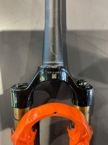 Brugt Fox Factory 32 Float AX 700 40 2022 bike — billede 3 af 5