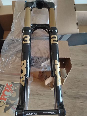 Fox 32 Step-Cast Factory Kashima Fork 2026 bike d'occasion