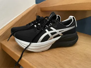 Used Asics Gel Nimbus 28 bike