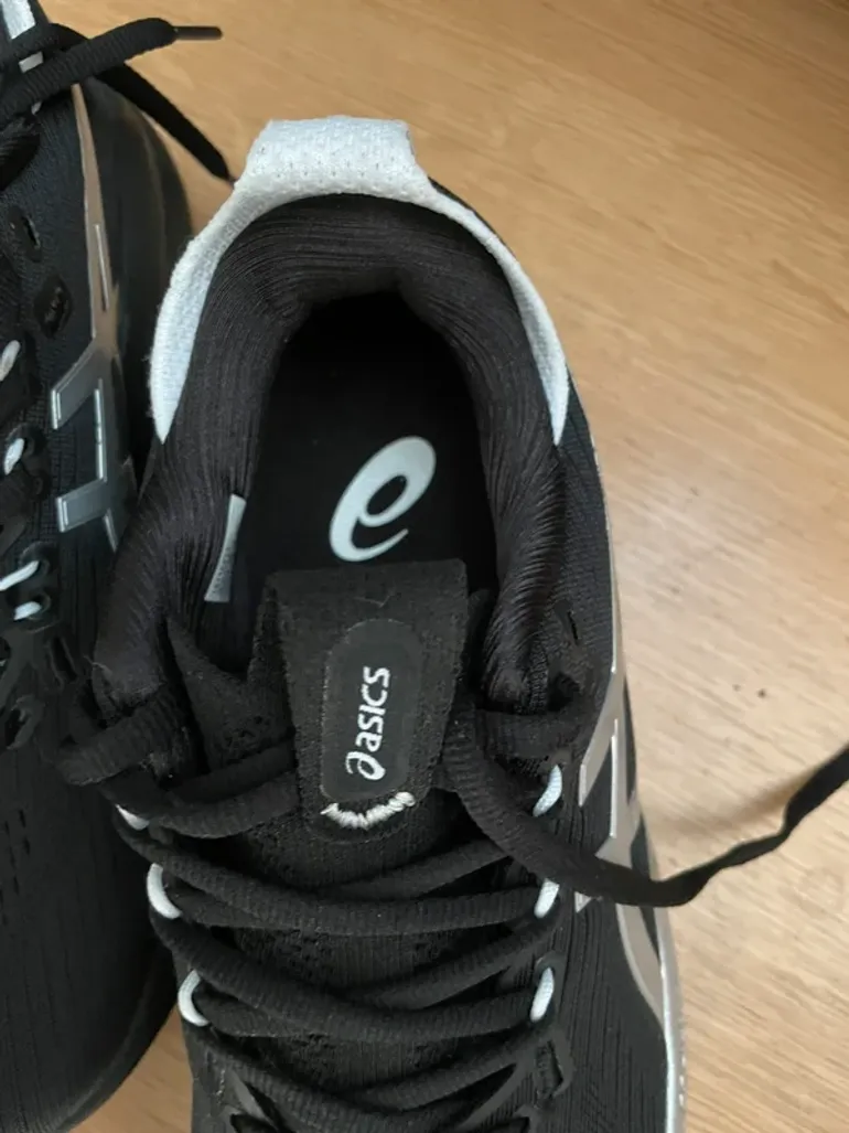 Asics Gel Nimbus 28 bike usato — immagine 3 di 4