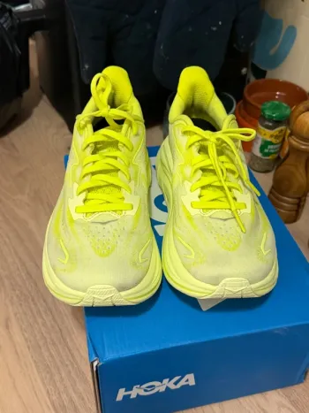 Tweedehands Hoka Clifton 10 bike — afbeelding 2 van 3