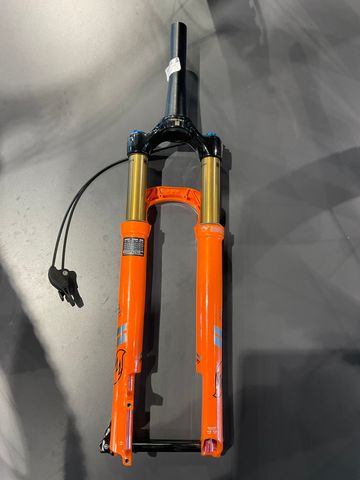 Fox Factory 32 Float 29 100 Fork 2022 bike d'occasion — image 2 sur 6