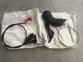Shimano 105 ST-R7020 Front Disc Brake Lever bike d'occasion