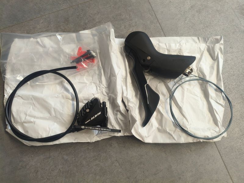 Used Shimano 105 ST-R7020 Front Disc Brake Lever Brakes