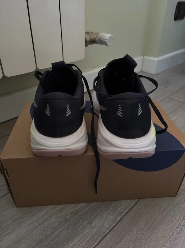 Tweedehands Asics Cumulus 28 bike — afbeelding 3 van 6