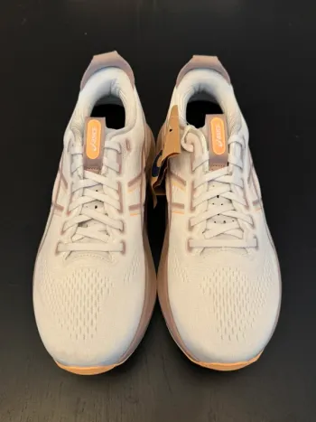 Used Asics Gel Kayano 32 bike — image 2 of 12