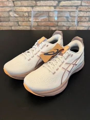 Used Asics Gel Kayano 32 bike — image 3 of 12