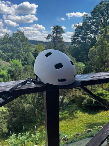 Used POC Crane MIPS Helmet bike — image 2 of 3
