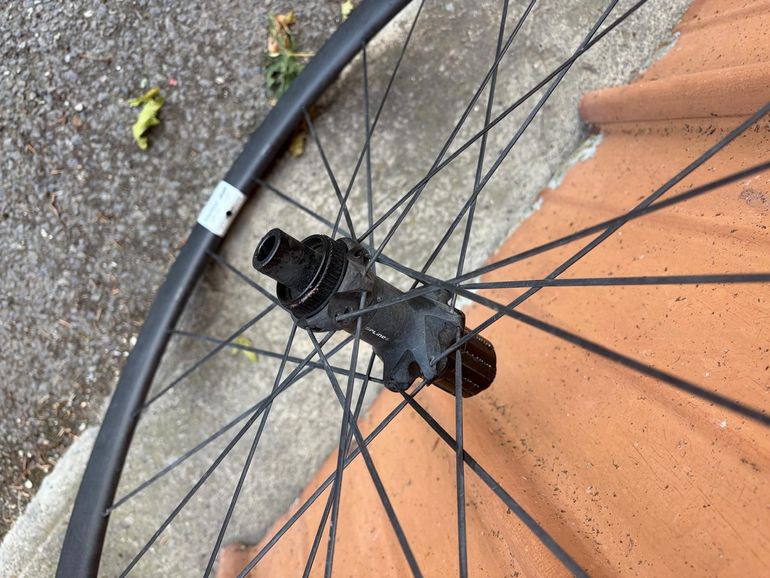 Używany Dt Swiss E1800 Wheel Pair bike — zdjęcie 2 z 5