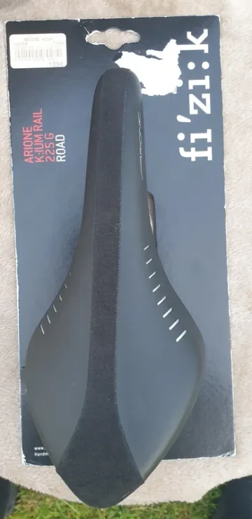 Used Fizik Arione Kium Saddles & Seatposts