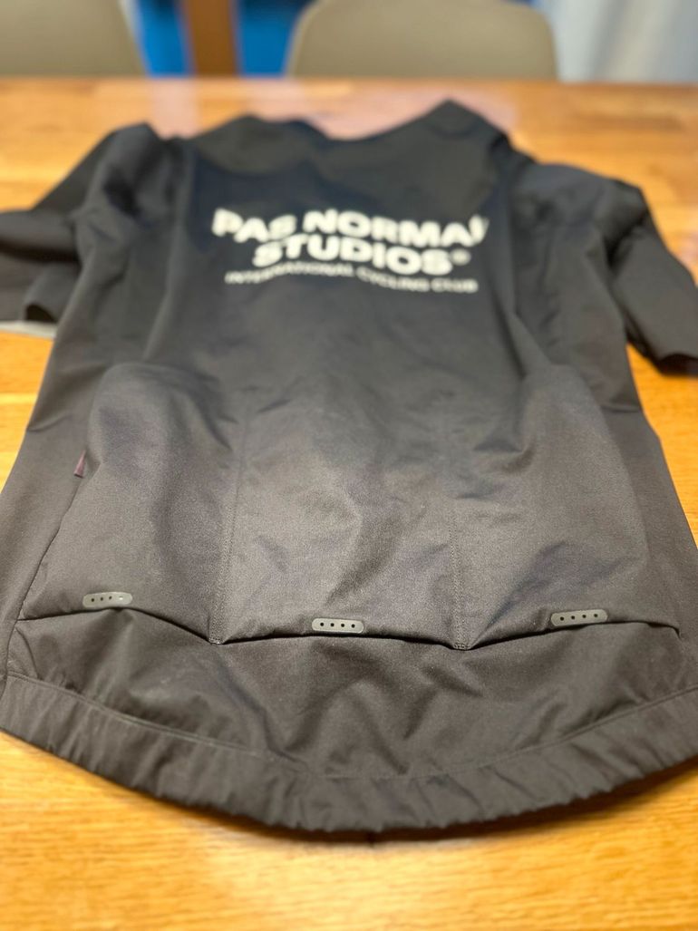 Brugt Pas Normal Studios Mechanism Pro Rain Jersey bike — billede 10 af 10