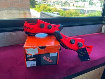 Dmt KM0 Coral/Black Cycling Shoes usato