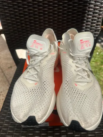 Used Nike Air Zoom Vaporfly 3 bike — image 3 of 11