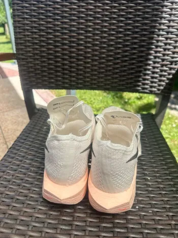 Used Nike Air Zoom Vaporfly 3 bike — image 5 of 11