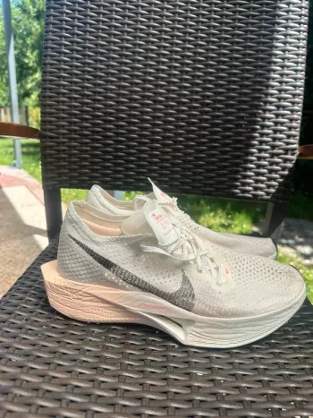 Used Nike Air Zoom Vaporfly 3 bike — image 9 of 11