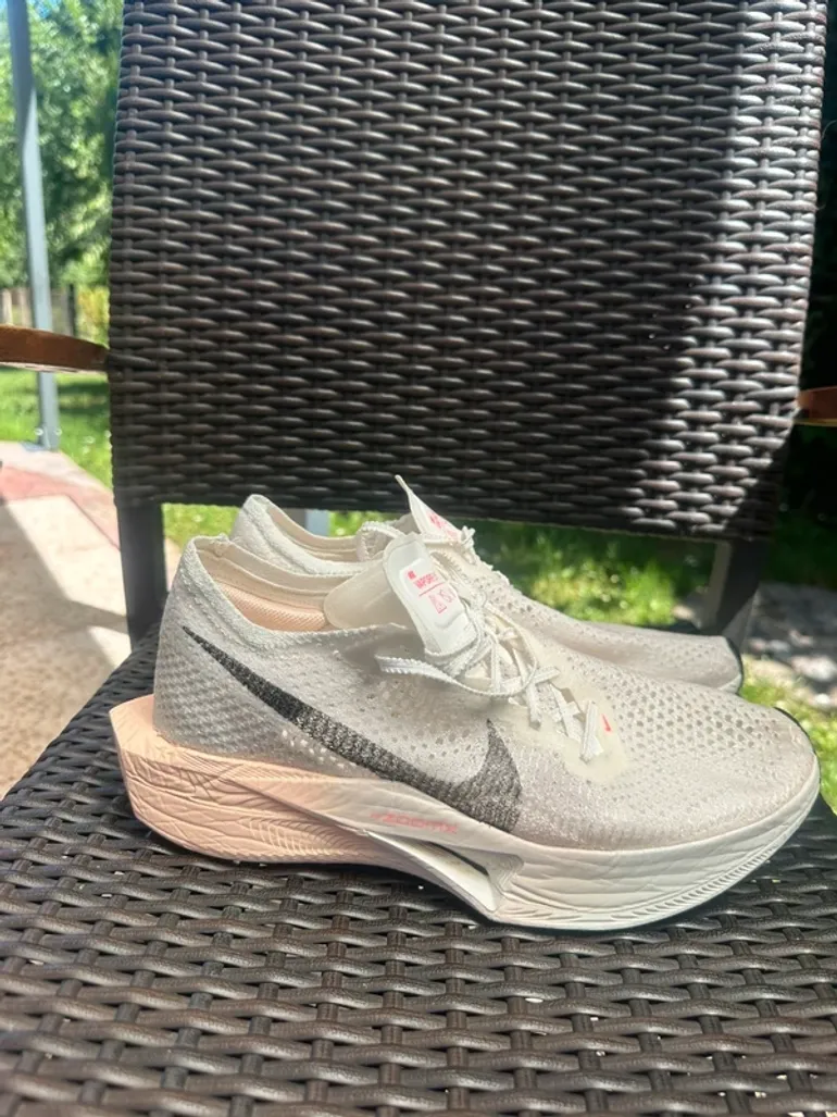 Used Nike Air Zoom Vaporfly 3 bike — image 9 of 11