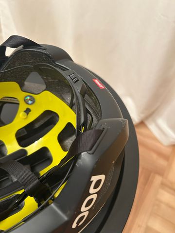Tweedehands POC Octal X MIPS Helmet bike — afbeelding 8 van 10