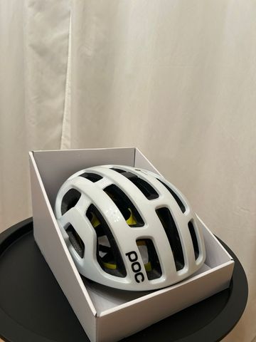 Tweedehands POC Octal X MIPS Helmet bike — afbeelding 2 van 10