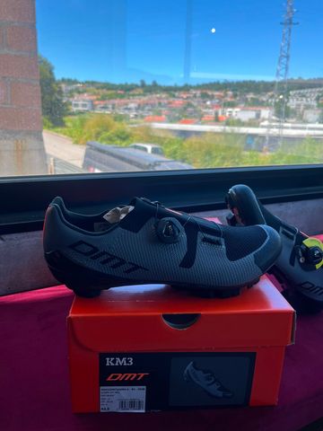 Dmt KM3 Grey/Blk Cycling Shoes de segunda mano