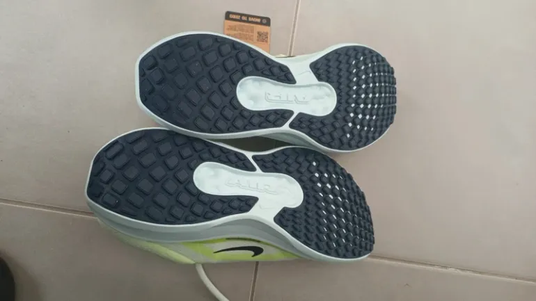 Used Nike wmns winflo 11 bike — image 6 of 8
