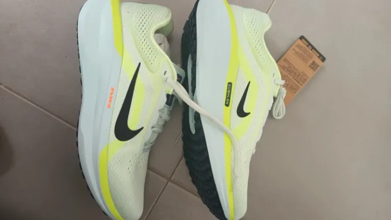 Used Nike wmns winflo 11 bike — image 2 of 8
