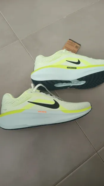 Used Nike wmns winflo 11 bike — image 5 of 8