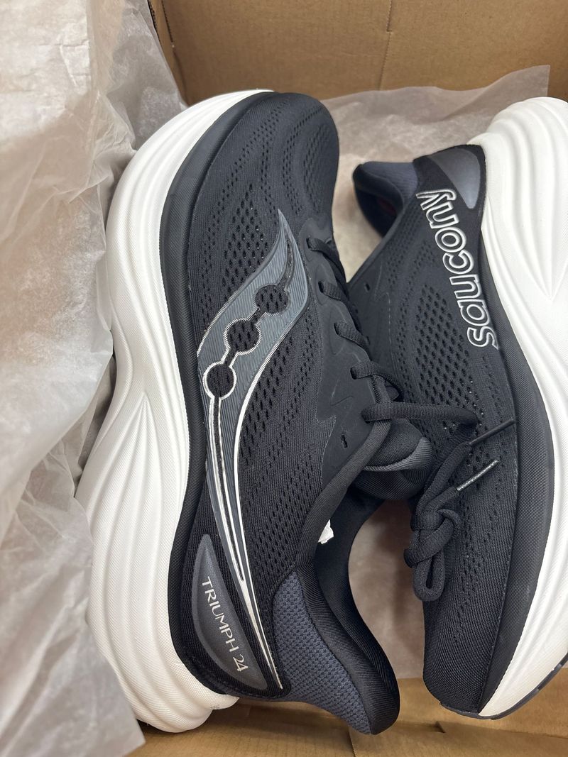 Used Saucony triumph 24 2026 Running Shoes