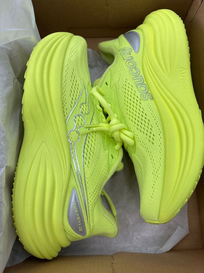 Used Saucony triumph 24 2026 Running Shoes