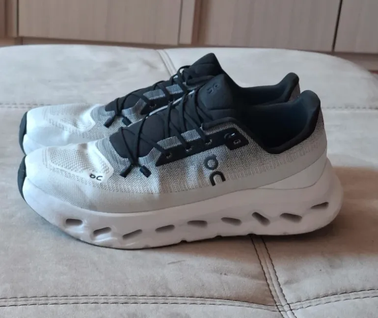 On Running Cloud bike d'occasion — image 4 sur 7