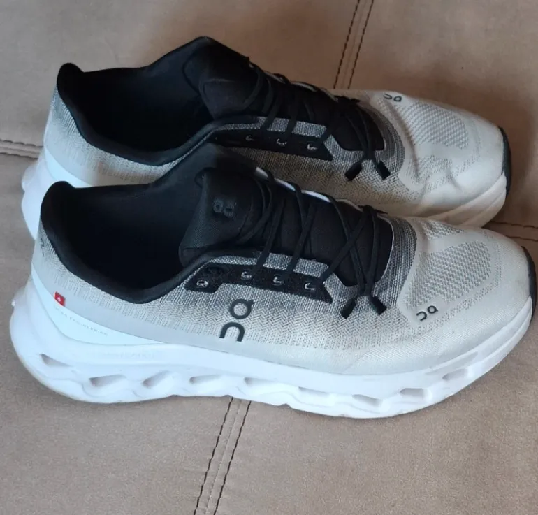 On Running Cloud bike d'occasion — image 3 sur 7