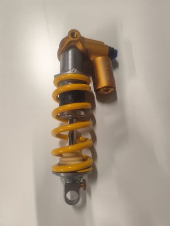 Öhlins TTX22 Trunnion 205/65 bike de segunda mano